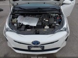 Toyota Prius Two JTDKBRFU8H3046008 снимка