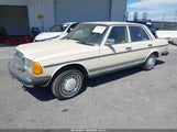 Mercedes-Benz 240 D WDBAB23A2DB412265 снимка