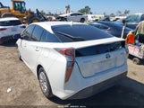Toyota Prius Two JTDKBRFU5H3037394 снимка