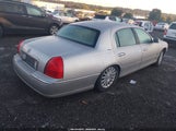 Lincoln Town Car Signature 1LNHM82W43Y632928 fotografie