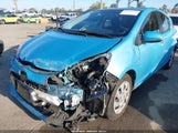 Toyota Prius C Two JTDKDTB30F1100611 снимка