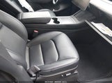 Tesla Model Y Long Range Dual Motor All-Wheel Drive 7SAYGDEE3NF461019 fotografie