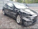 Tesla Model Y Long Range Dual Motor All-Wheel Drive 7SAYGDEE3NF461019 fotografie