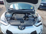 Hyundai Veloster Base W/Red/Black KMHTC6AD0CU023702 снимка