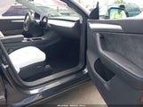 Tesla Model Y Long Range Dual Motor All-Wheel Drive 7SAYGDEE5RA225345 снимка
