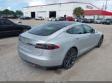 Tesla Model S Signature 5YJSA1DN1CFP02643 fotografie