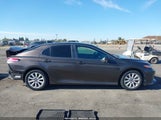 Toyota Camry Le 4T1B11HKXJU141231 fotografie
