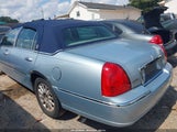 Lincoln Town Car Signature 1LNHM81V77Y604877 photo