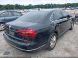 Volkswagen Passat 1.8T S 1VWAT7A35HC064636 снимка