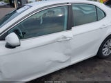 Toyota Camry Le 4T1C11AK7NU662265 photo