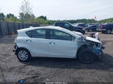 Toyota Prius C Two JTDKDTB37F1102338 снимка
