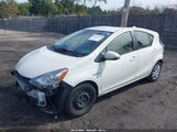 Toyota Prius C Two JTDKDTB37F1102338 снимка