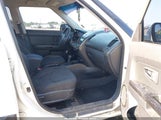 Kia Soul + KNDJT2A26B7711347 снимка