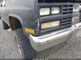 Chevrolet Suburban V2500 1GNGV26K9KF127972 fotografie