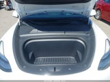 Tesla Model Y Long Range Dual Motor All-Wheel Drive 7SAYGDEE6NF423753 fotografie