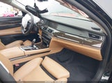 BMW 750Li WBAKB835X9CY60280 fotografie