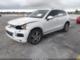 Volkswagen Touareg 3.6L Sport WVGEF9BPXED005205 photo