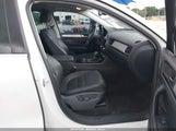 Volkswagen Touareg 3.6L Sport WVGEF9BPXED005205 fotografie