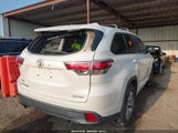 Toyota Highlander Le Plus V6 5TDBKRFH7FS183875 снимка