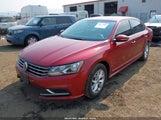 Volkswagen Passat 1.8T S 1VWAT7A3XHC071114 снимка