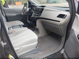 Toyota Sienna Le V6 5TDKK3DCXBS096051 снимка