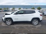 Jeep Compass Latitude 4X4 3C4NJDBB3NT130597 снимка
