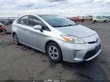 Toyota Prius Three JTDKN3DU7E1750375 снимка