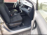 Toyota Rav4 Le JTMBFREV7JJ203690 снимка