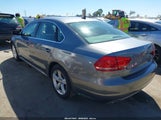 Volkswagen Passat 2.5L Se 1VWBP7A36DC076040 снимка