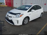Toyota Prius Three JTDKN3DU3C1555063 снимка
