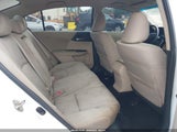 Honda Accord Lx 1HGCR2F3XHA138135 снимка