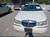 Lincoln Town Car Signature 1LNHM82W2XY684385 снимка