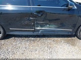 Volkswagen Passat 1.8T R-Line 1VWAT7A34GC051844 photo