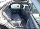 Toyota Camry Le JT2BG22KXY0415765 снимка