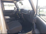 Jeep Wrangler Jk Unlimited Golden Eagle 4X4 1C4BJWDG3JL879851 fotografie