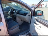 Volkswagen Routan S 2V4RW4D18AR158857 снимка