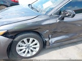 Toyota Camry Le 4T1B11HK8JU046733 photo