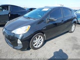Toyota Prius C Three JTDKDTB38E1060695 снимка