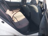 Toyota Corolla Le 5YFBURHE9JP837497 снимка