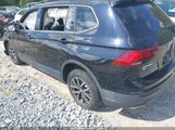 Volkswagen Tiguan 2.0T Se/2.0T Sel/2.0T Sel R-Line/2.0T Sel R-Line Black 3VV2B7AX1KM110371 fotografie