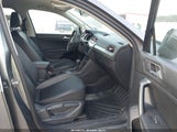 Volkswagen Tiguan 2.0T Se/2.0T Se R-Line Black/2.0T Sel 3VV3B7AXXMM071366 снимка
