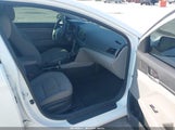 Hyundai Elantra Se 5NPD74LF4HH173457 снимка