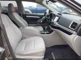 Toyota Highlander Le Plus 5TDBZRFH7HS429595 photo