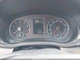Volkswagen Passat 1.8T S 1VWAT7A39EC057989 снимка