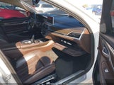 BMW 740I WBA7E2C54HG739374 fotografie