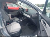 Toyota Yaris Le 3MYDLBYV3KY502824 photo