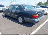 Mercedes-Benz 400 E WDBEA34E6NB701694 снимка