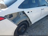 Toyota Corolla Le JTDEPRAE2LJ080870 снимка