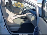 Toyota Prius Two JTDKN3DU3E1755072 снимка