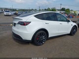 Tesla Model Y Performance Dual Motor All-Wheel Drive 7SAYGDEF8NF537309 fotografie
